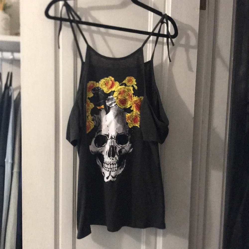 Off the shoulder, T-shirt, small